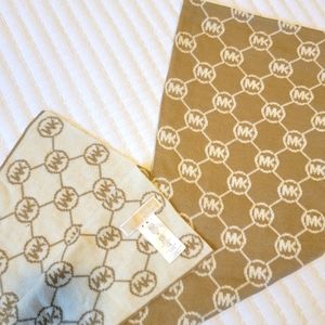 Michael Kors Winter scarf